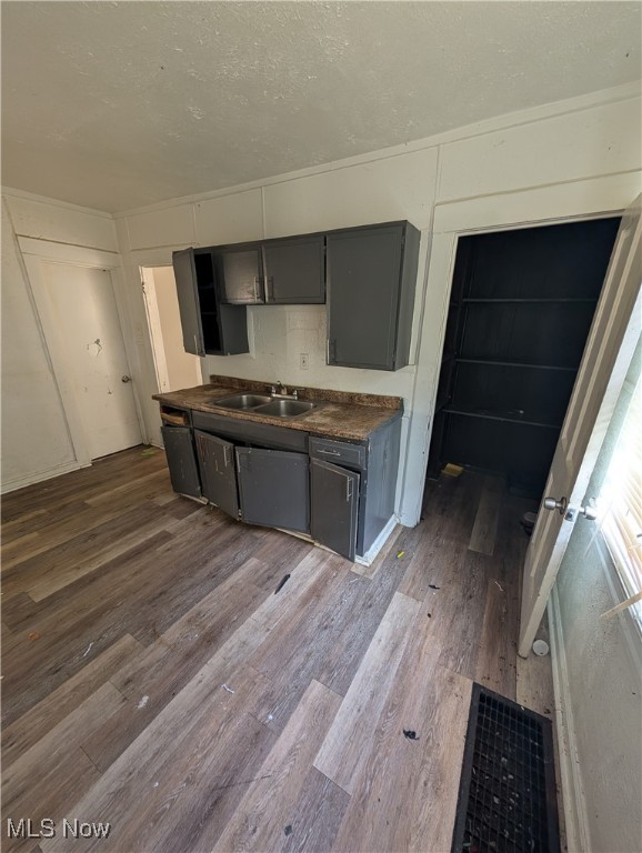 Cleveland, Ohio 44127, United States, 2 Bedrooms Bedrooms, ,1 BathroomBathrooms,Residential,Pending,203886