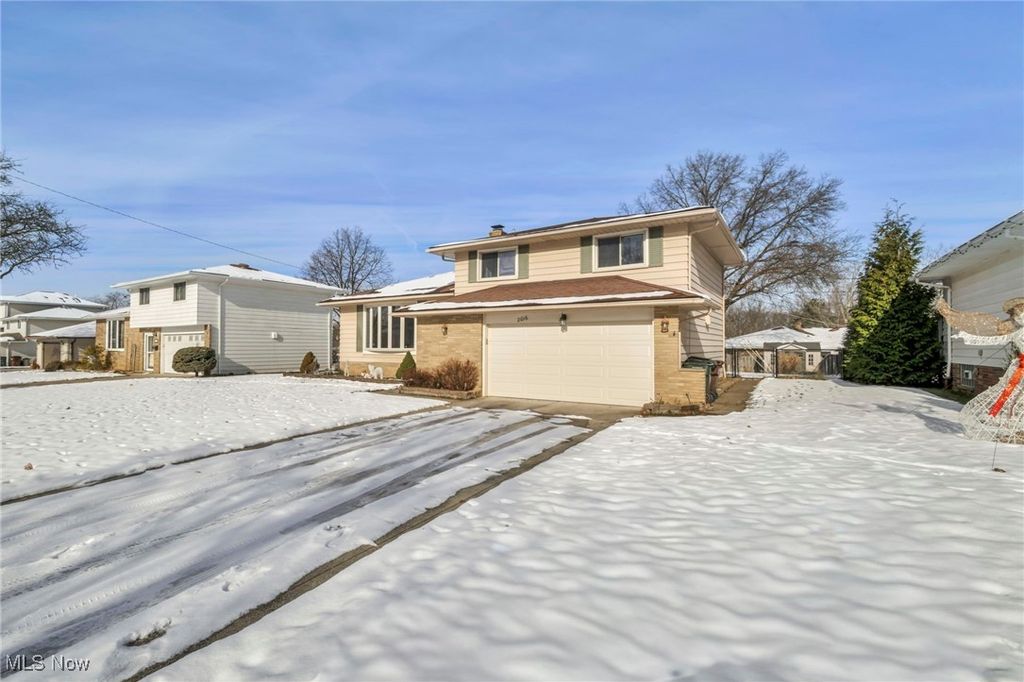 Photo of 2016 Coventry Drive, Parma, OH 44134 (MLS # 5173242)