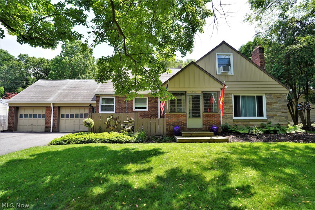 Come take a look at this amazing 3 bed 3 bath Cape Cod that is located right on the George metro park. This 1800 Sq Ft home will not disappoint with some amazing features including all re finished hardwood floors, 570 sq ft recreational room located in the basement, and a 4 seasons room which you can enjoy all year around.