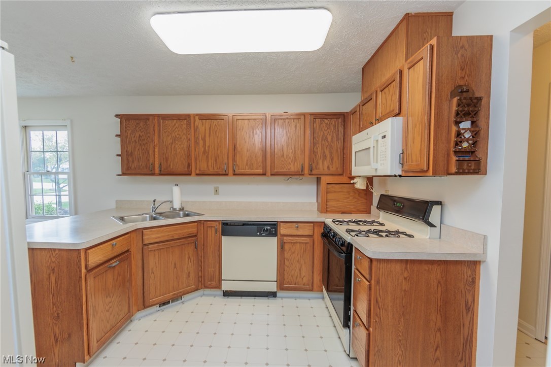 Macintosh Farms Condo 03 - Residential