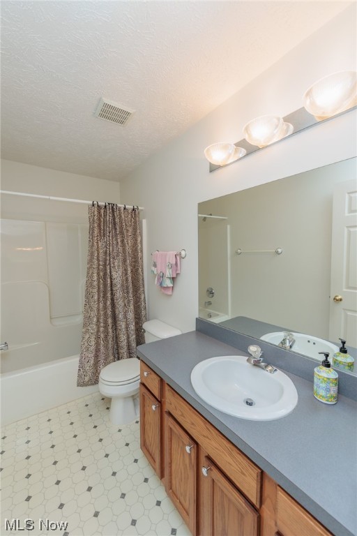 Macintosh Farms Condo 03 - Residential