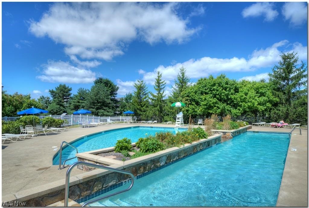 Macintosh Farms Condo 03 - Residential