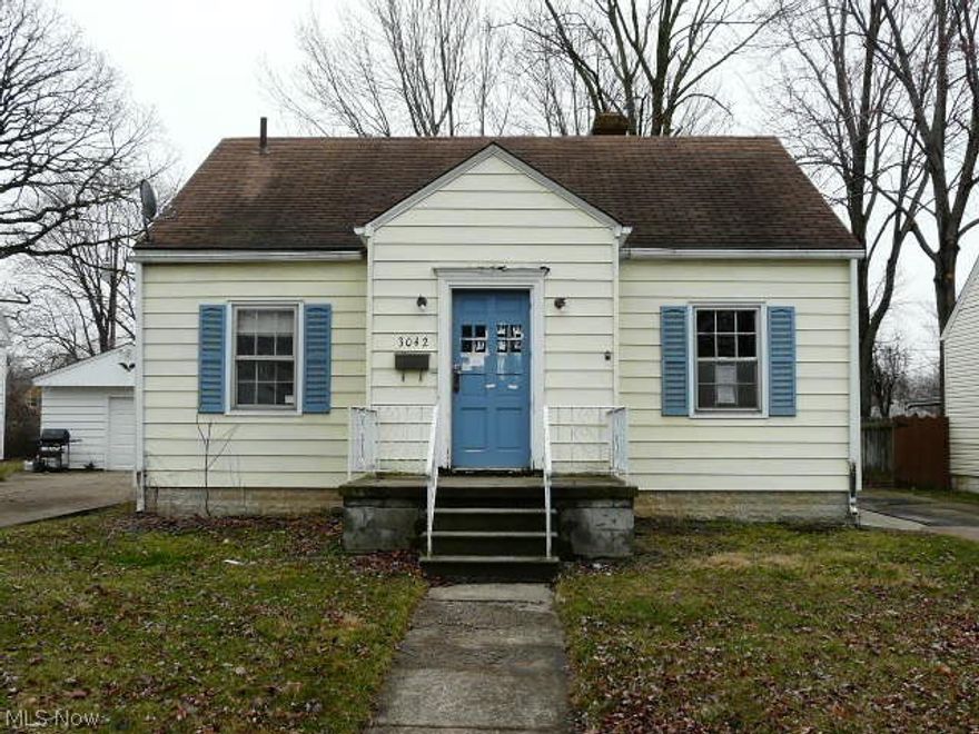 Lorain bungalow with 3 bedrooms, 1.0 bathrooms.  Great Value!  Owner Occupant bidding period through 3/21/16.  Not open to investors until 3/27/16.    Case # 412-536495. HUD Owned Property - sold AS-IS, ask your agent how to submit offer. Great Value! Buyer is responsible for due diligence + inquiry of all property information/condition. Buyer is responsible for cost/completion of any/all inspections and is to assume any/all violations.