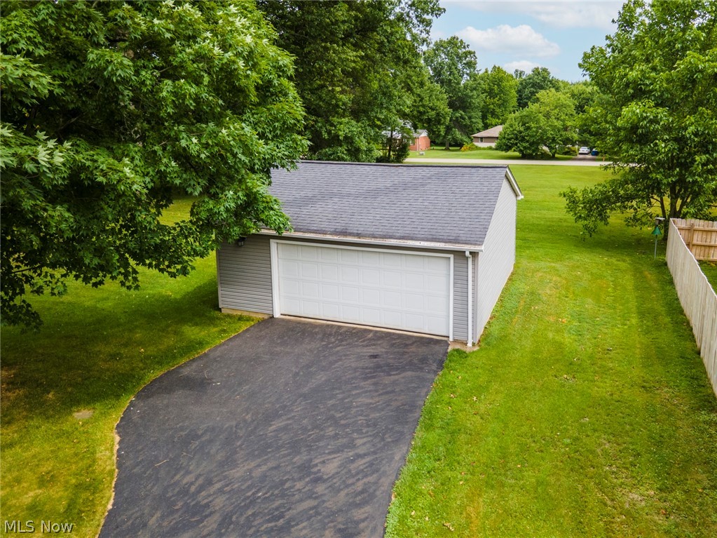 6221 NE Amy Boyle Road, Brookfield, Ohio image 32