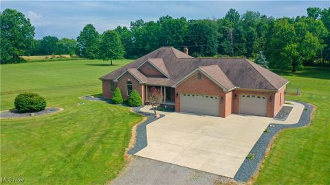 Homes For Sale - 4901 New Castle Road<br/> Mahoning County, Lowellville, OH 44436