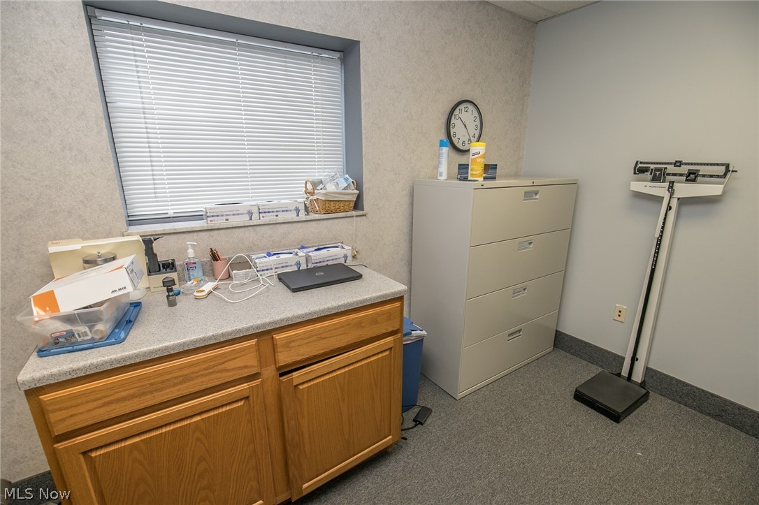 Brookpark Rdg - Commercial Lease