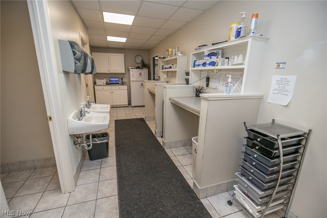 Brookpark Rdg - Commercial Lease