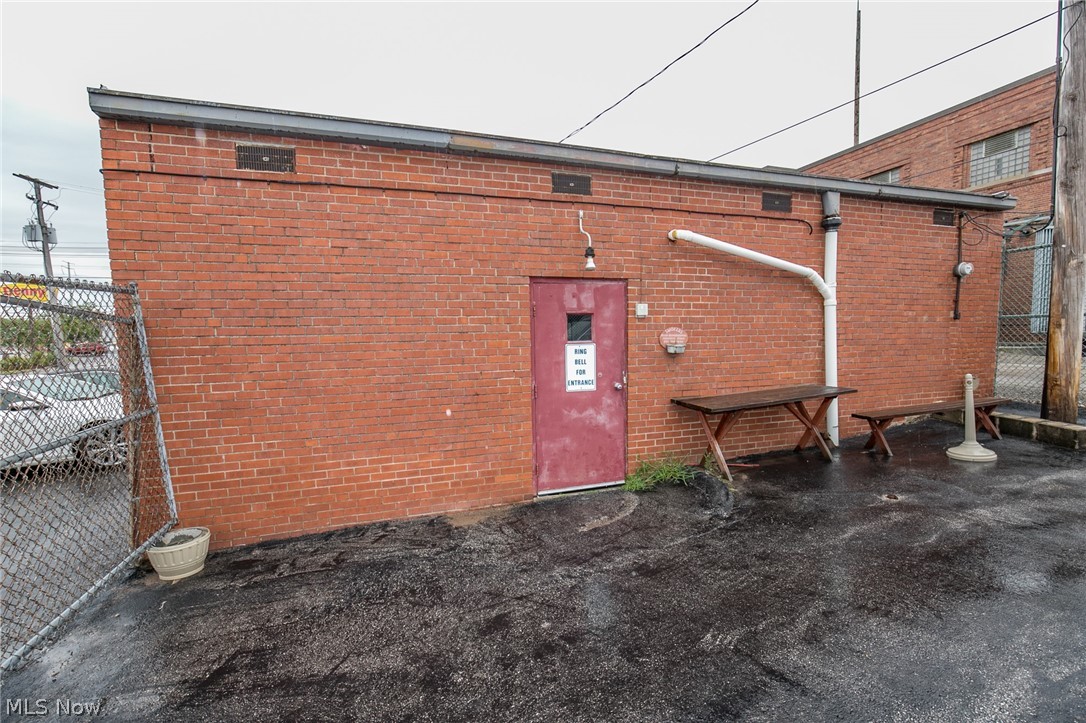 Brookpark Rdg - Commercial Lease