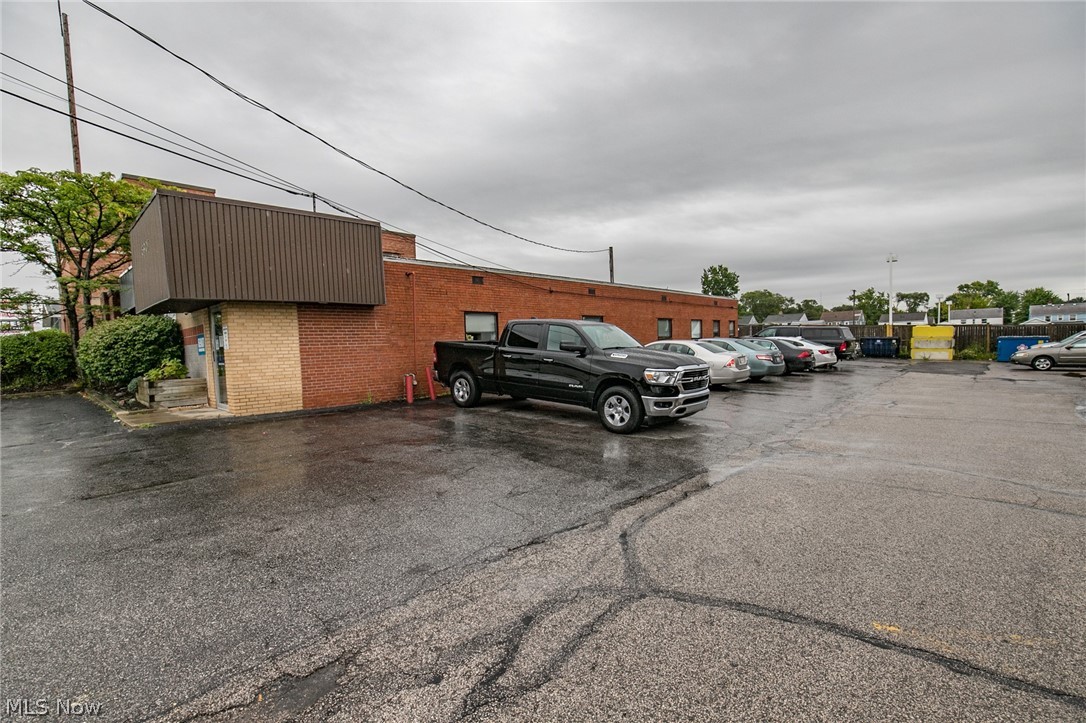 Brookpark Rdg - Commercial Lease