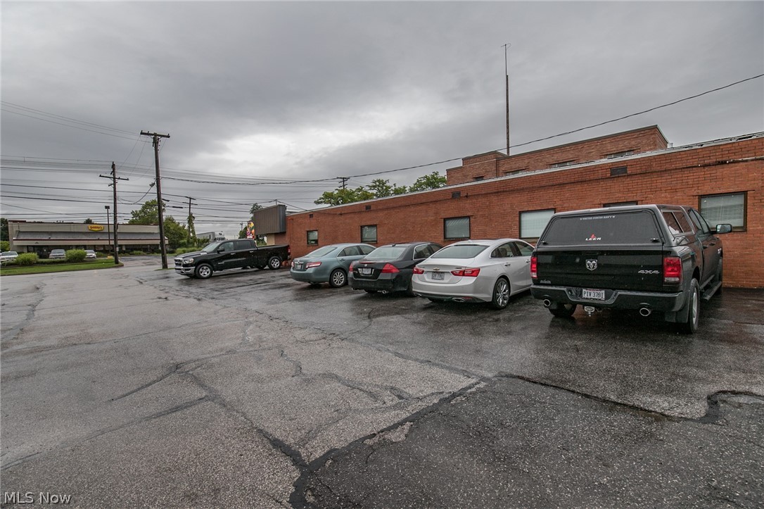 Brookpark Rdg - Commercial Lease