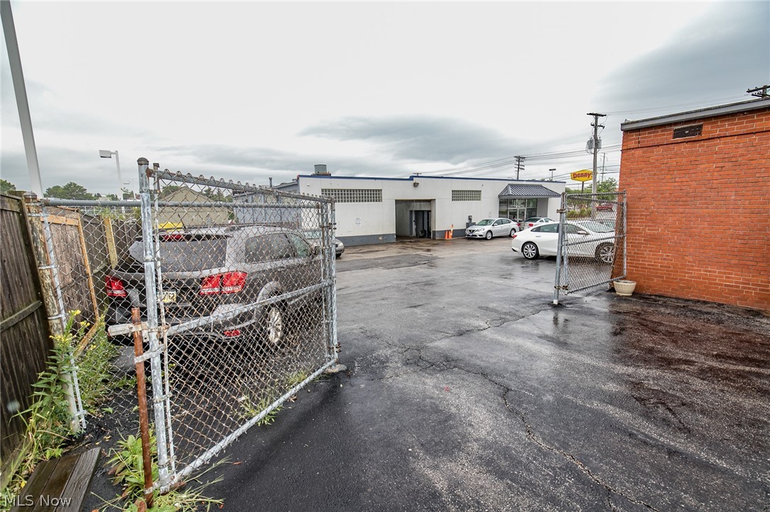 Brookpark Rdg - Commercial Lease
