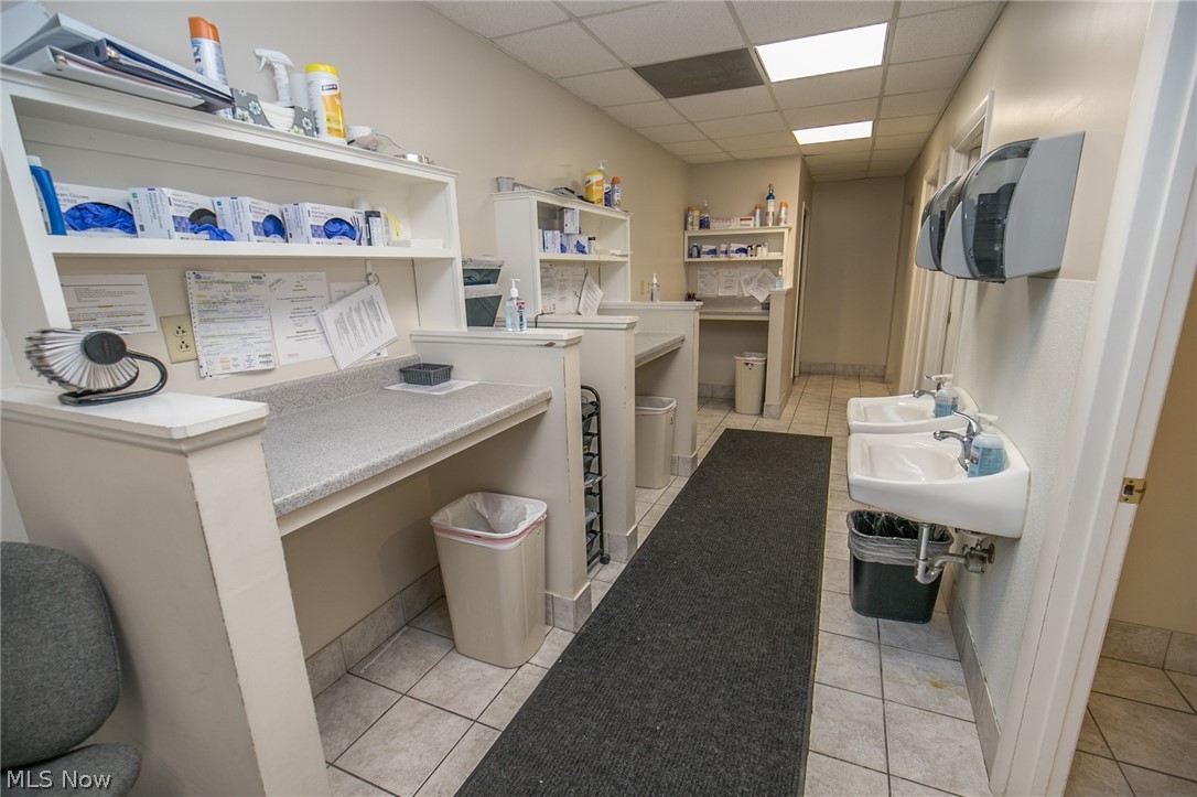 Brookpark Rdg - Commercial Lease