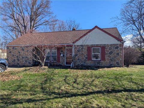 Homes For Sale - 1085 Stevens Boulevard<br/> Eastlake, OH 44095