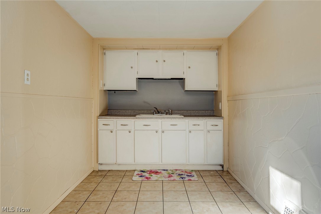 Mary J Lopers - Residential