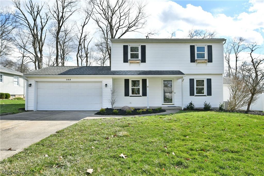 Photo of 105 Fairview Avenue, Cortland, OH 44410 (MLS # 5193864)