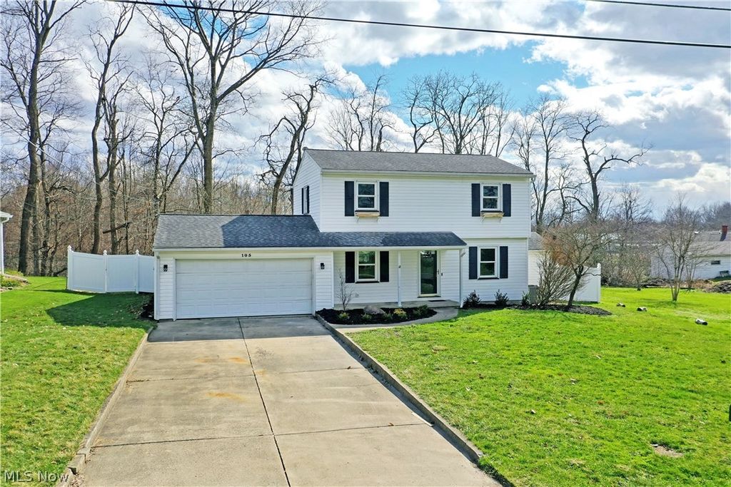 Photo of 105 Fairview Avenue, Cortland, OH 44410 (MLS # 5193864)