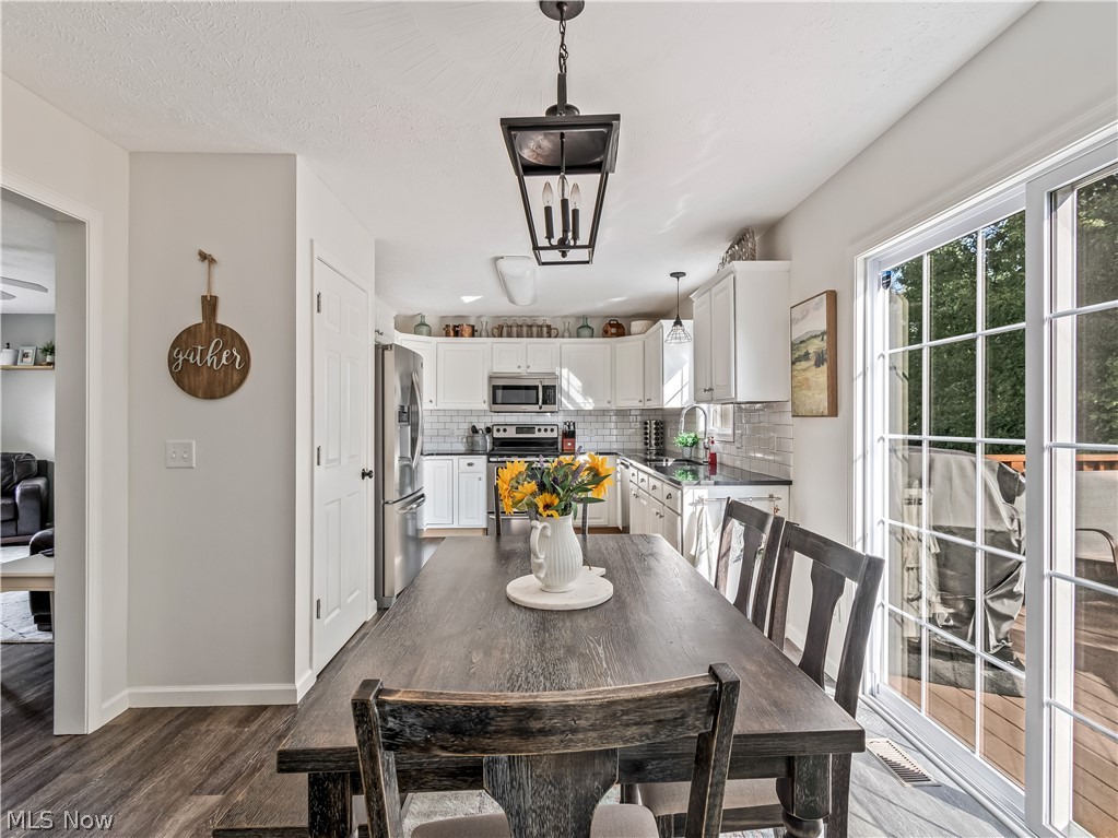 Knolls/Collins Pond - Residential