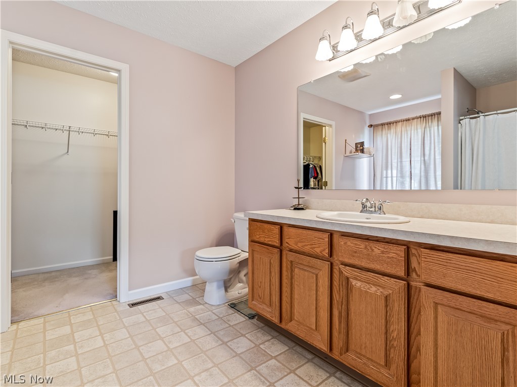 Knolls/Collins Pond - Residential