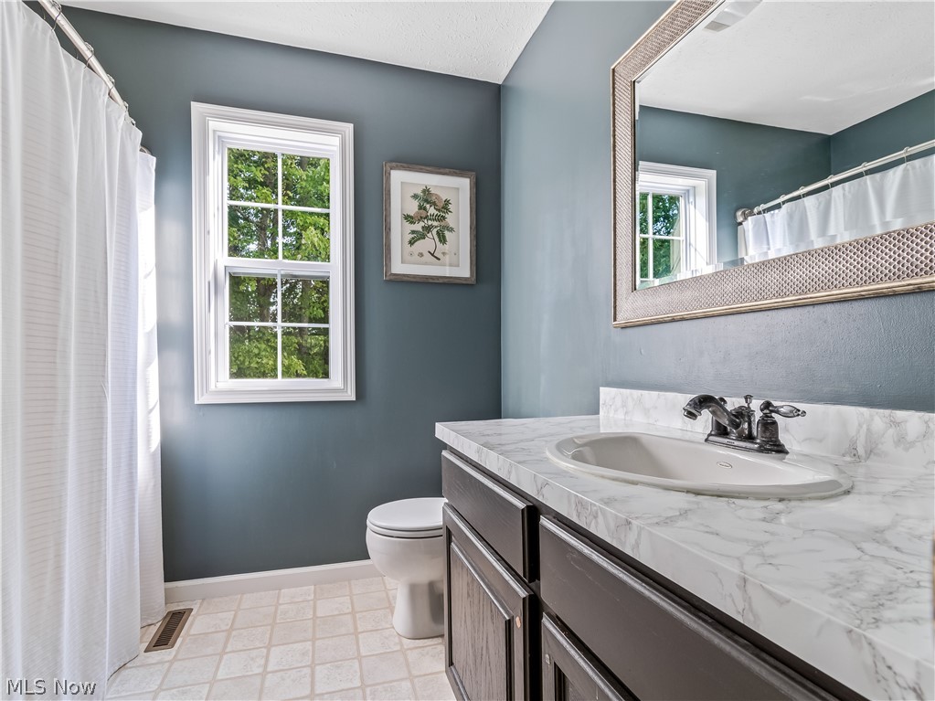 Knolls/Collins Pond - Residential