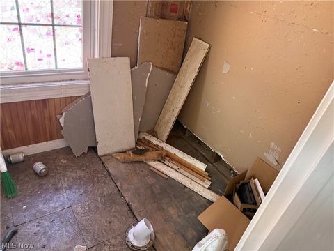 Tiny photo for 1612 Race Street, Parkersburg, WV 26101 (MLS # 5186502)