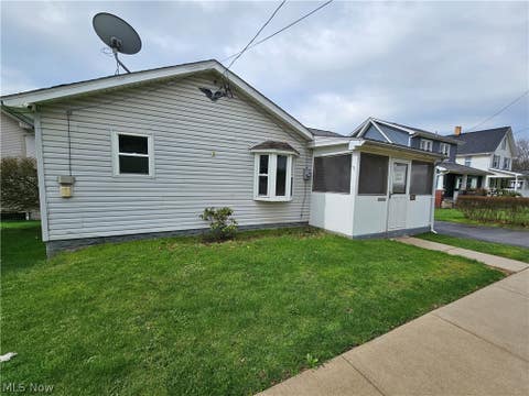 Photo for 213 W Walnut Street