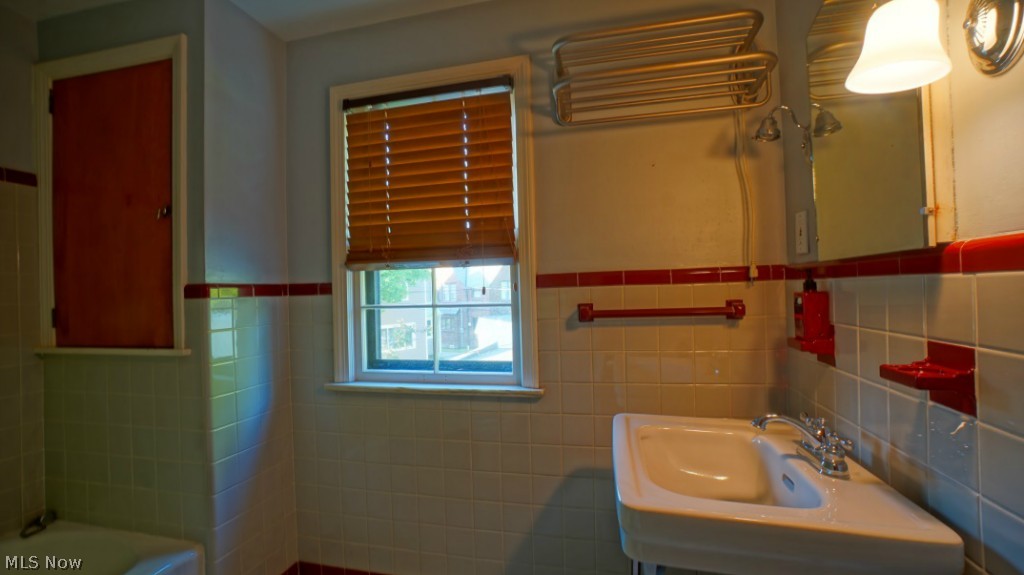 Rapid Transit Land Co - Residential Lease