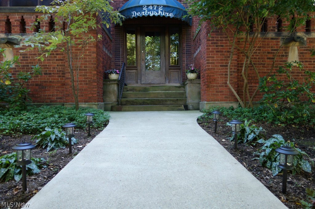 Location, Location, Location! This 3 bedroom Cleveland Heights condo has it all! Updated kitchen, in-suite laundry, 2 full bathrooms, gleaming hardwood floors & high ceilings. The condo also features a beautiful front porch that will make you feel like you have your own private tree house ! There is 1 garage spot and 1 parking spot in the buildings private parking area. There is also a storage unit in the basement. Walking distance to Case, University Hospital, University Circle, Cedar/Fairmount, Little Italy and all of Cleveland's great cultural attractions. Condo's like this do not come on the market often - Be sure and take advantage of this unique opportunity to live in the heart of it all.