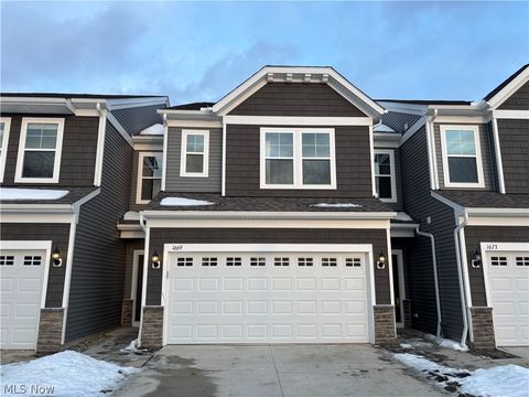 Townhouse For Sale - 1669 Merlot Lane<br/> Cuyahoga County, Westlake, OH 44145