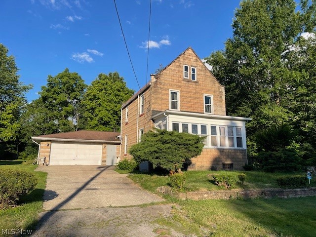 Photo 1 of 1 — 913 Kenneth Street, Youngstown, OH 44505