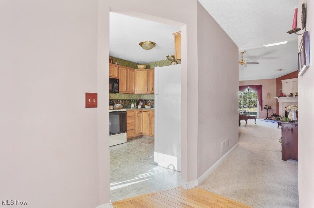 1718 N Pointe Drive, Canton, Ohio image 11