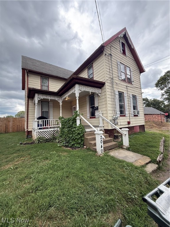 duplex. 2 beds downstairs- 1 bed upstairs. long term tenants. Passed City code 2024 when sold in package. O pays w/s/t.