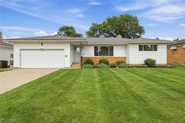 7930 SELWICK DR, CLEVELAND, OH 44129 - Image eb41083688ca8ef4518ec0018f596a0a/898964713