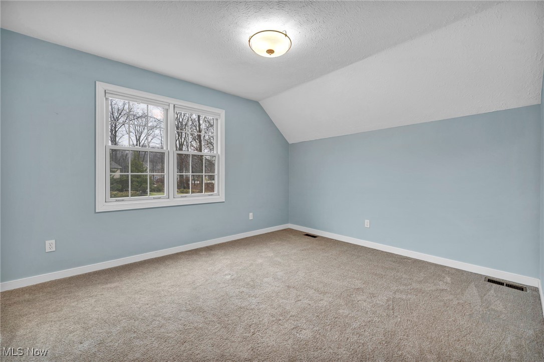 18365 Bent Tree Lane, Chagrin Falls, Ohio image 32
