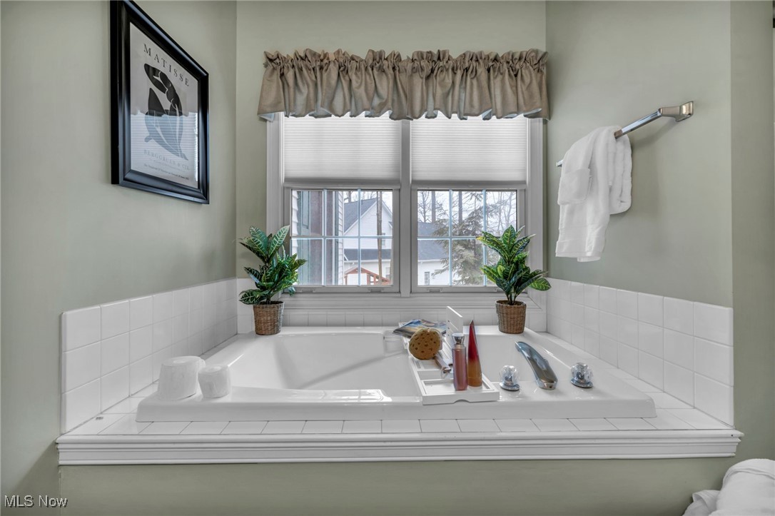 18365 Bent Tree Lane, Chagrin Falls, Ohio image 21