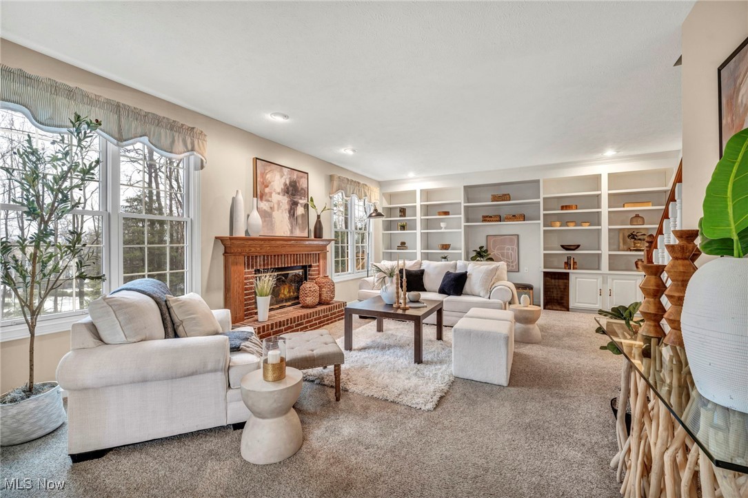18365 Bent Tree Lane, Chagrin Falls, Ohio image 4