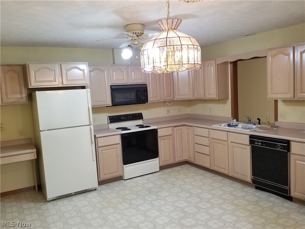 Shadowridge Villa - Residential