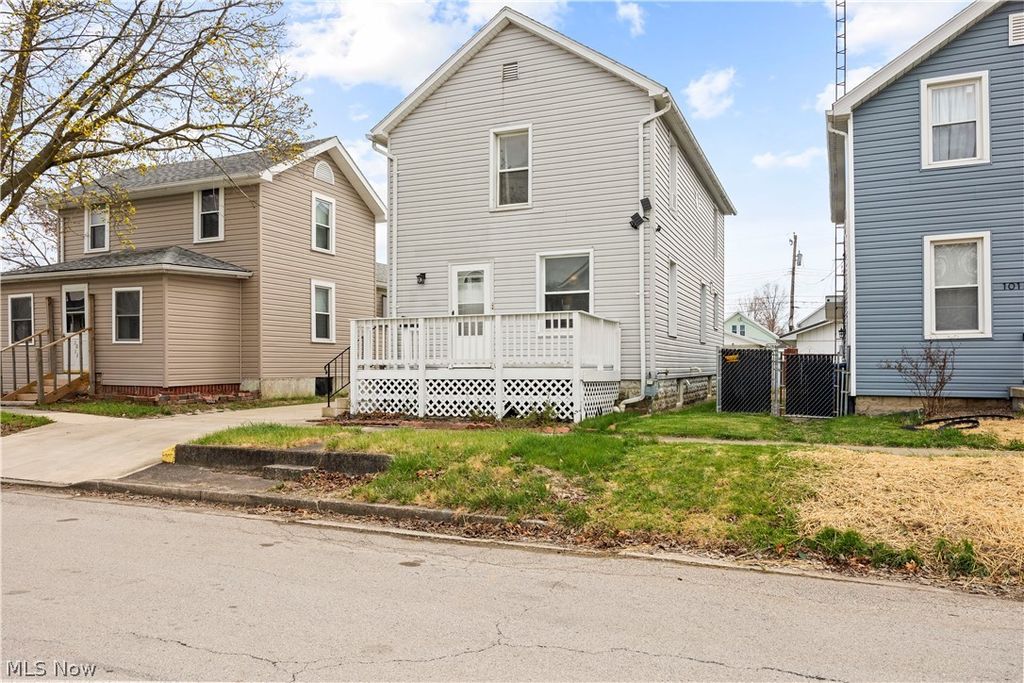 Photo of 1013 Roosevelt Street, Fremont, OH 43420 (MLS # 5200409)