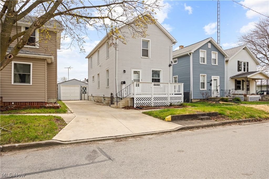 Photo of 1013 Roosevelt Street, Fremont, OH 43420 (MLS # 5200409)