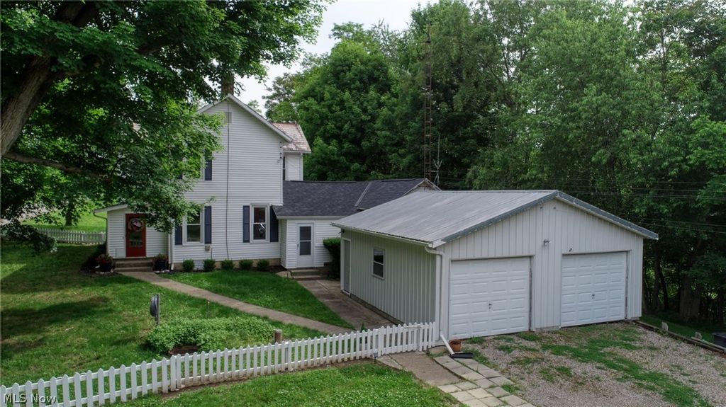 Photo of 13300 Mount Zion Road, Frazeysburg, OH 43822 (MLS # 5212441)