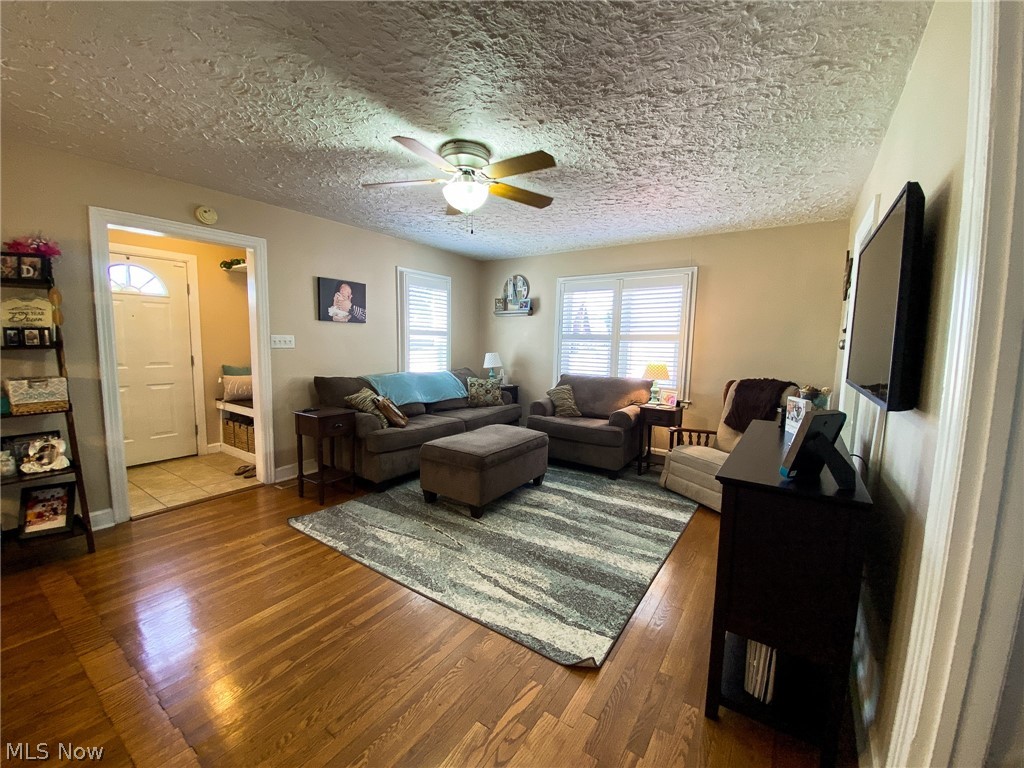 Bebusseys Neale View Adn #41 - Residential