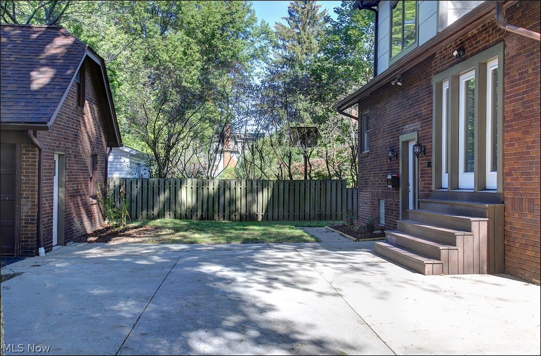 Fournier Realty Cos Wooster - Residential