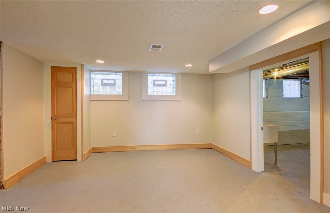 Fournier Realty Cos Wooster - Residential