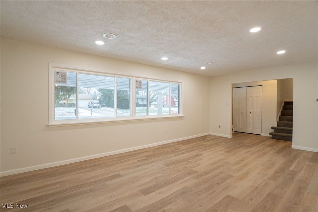 Photo of 3929 Lor Ron Street, Kent, OH 44240 (MLS # 5178339)