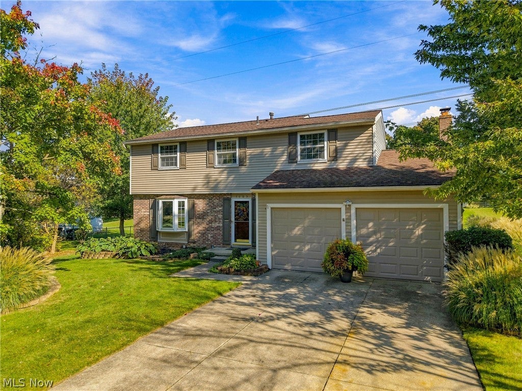 1005 Deepwood Drive