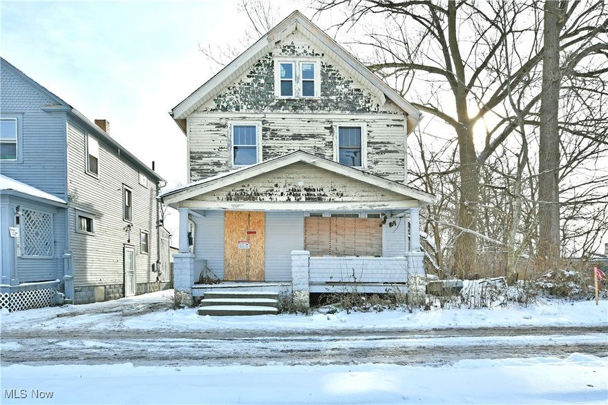 Calling All Investors For This Handy Man Special! 3 Bed 2 Full Baths In Warren. Cash Only Sales. No Financing Will Be Considered. Call To Add This House To Your Investment Portfolio Before It's Gone.