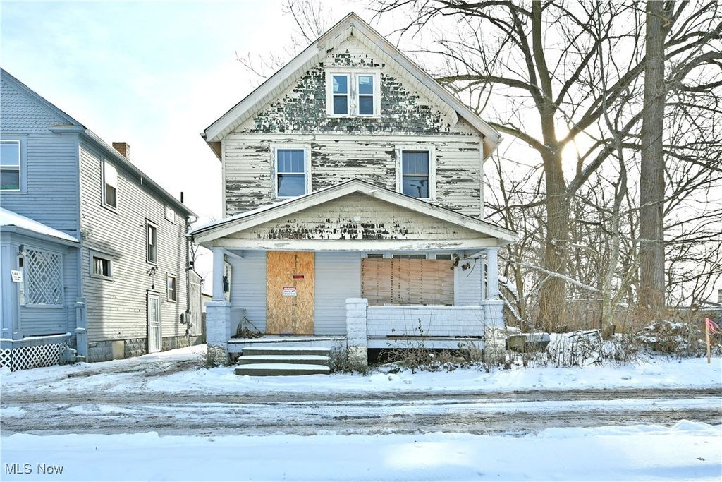 Photo of 628 St Clair Avenue, Warren, OH 44444 (MLS # 5177636)