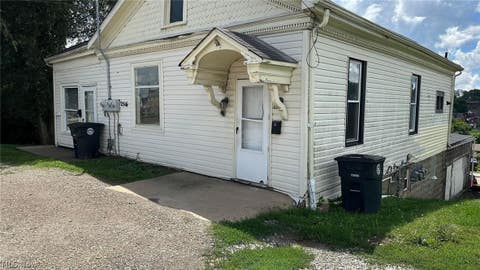 Apartment For Rent - 2516 Sunset Boulevard #1<br/> Jefferson County, Steubenville, OH 43952