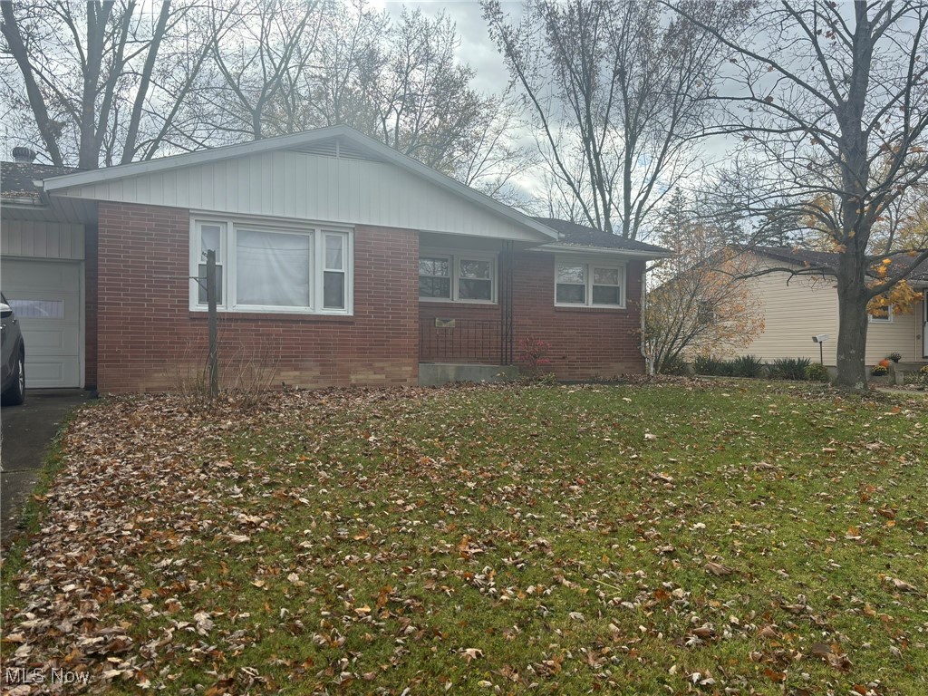 3039 Starlite Drive, Warren, Ohio image 2