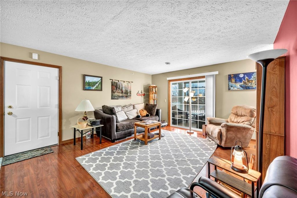 Photo of 1259 SW Lauren Crest Street SW, Hartville, OH 44632 (MLS # 5186795)