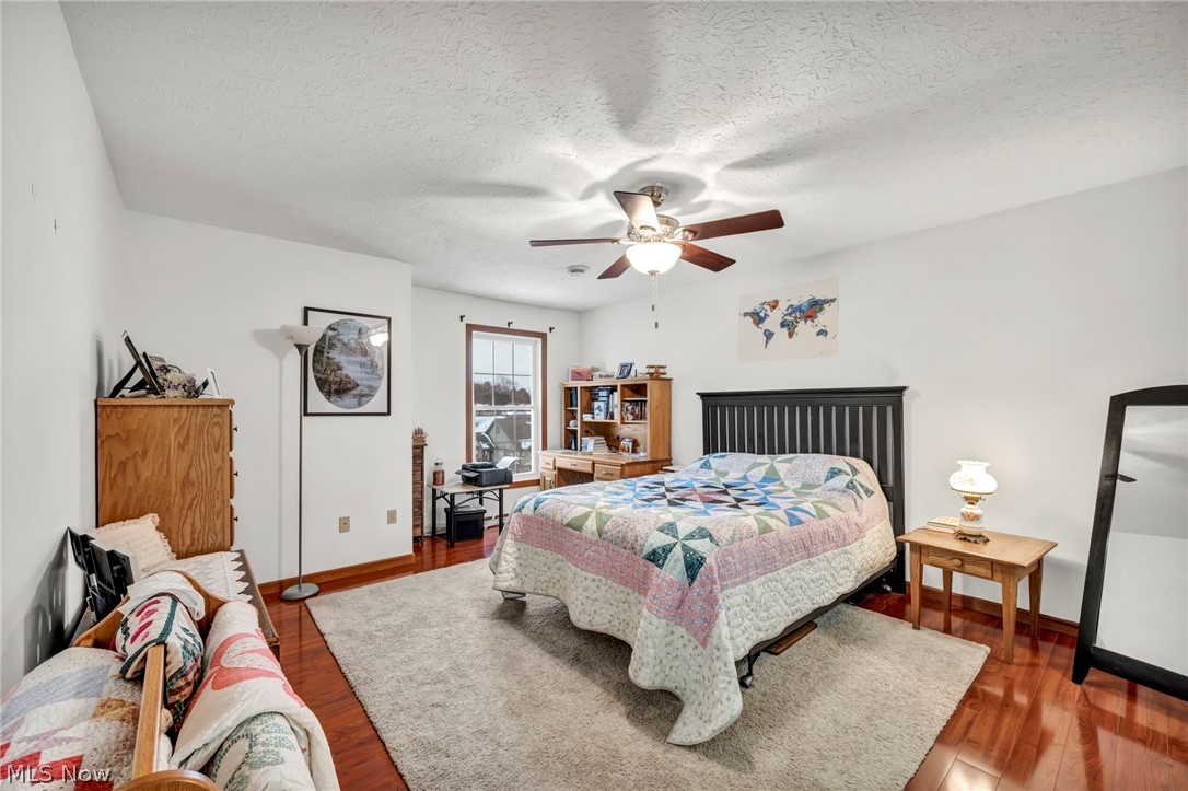 Hampton Court Highrise Condo - Residential